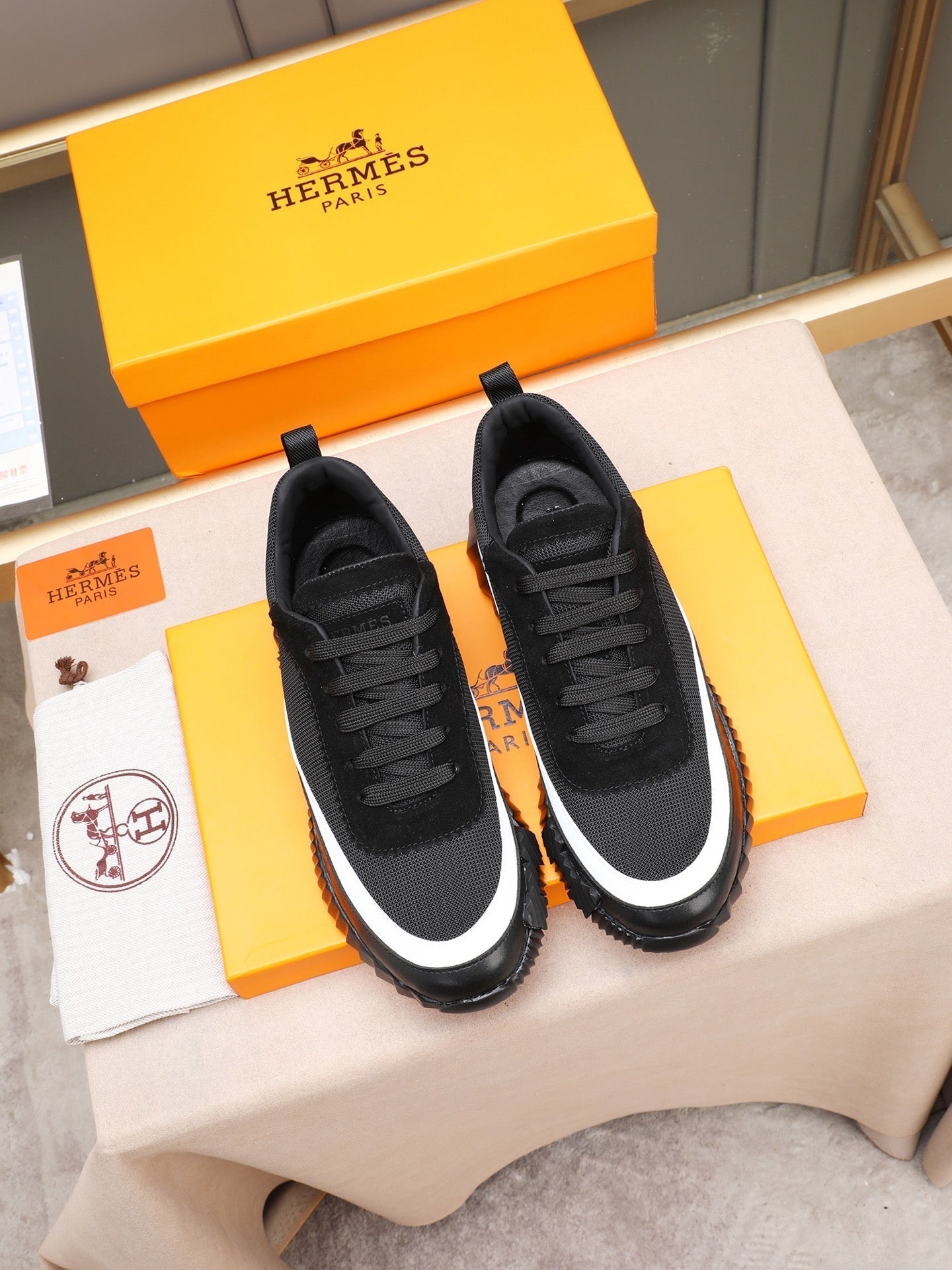 HM Men's Bouncing Sneaker Black White Calfskin Fabric 754131