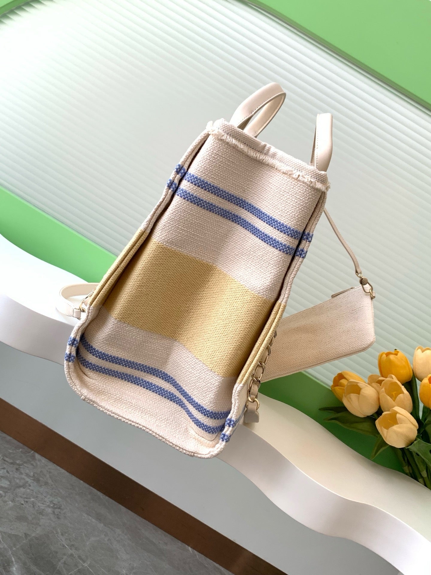 CC 25C ToTe  Bag Beige Light Tan Canvas Fabric 238508