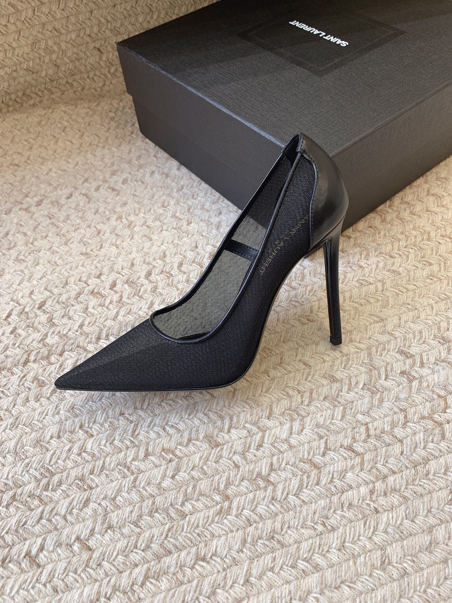 NORMA PUMPS IN BLACK MESH