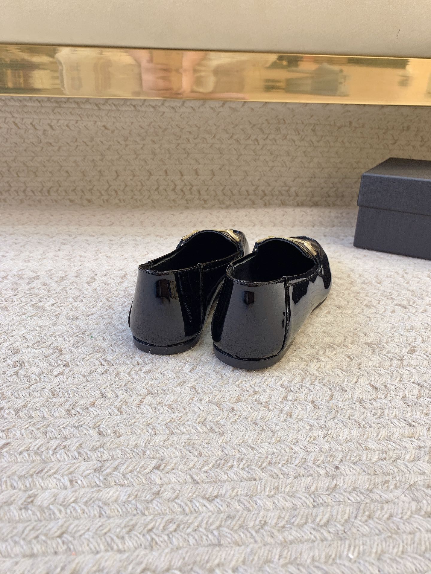 LOAFERS WITH GOLD HARDWARE IN BLACK GLOSSY CALFSKIN