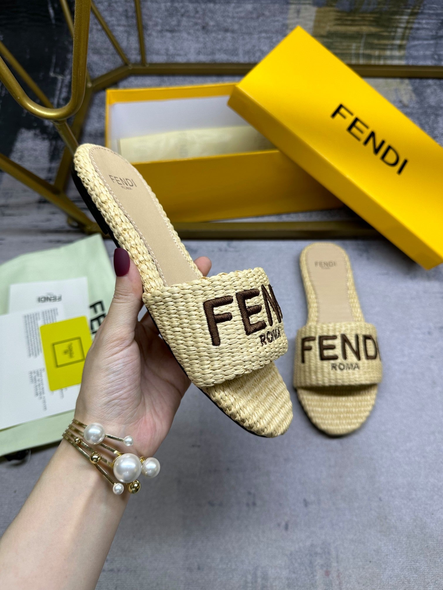 FF Signature 10 Beige Cotton Fibre Slide