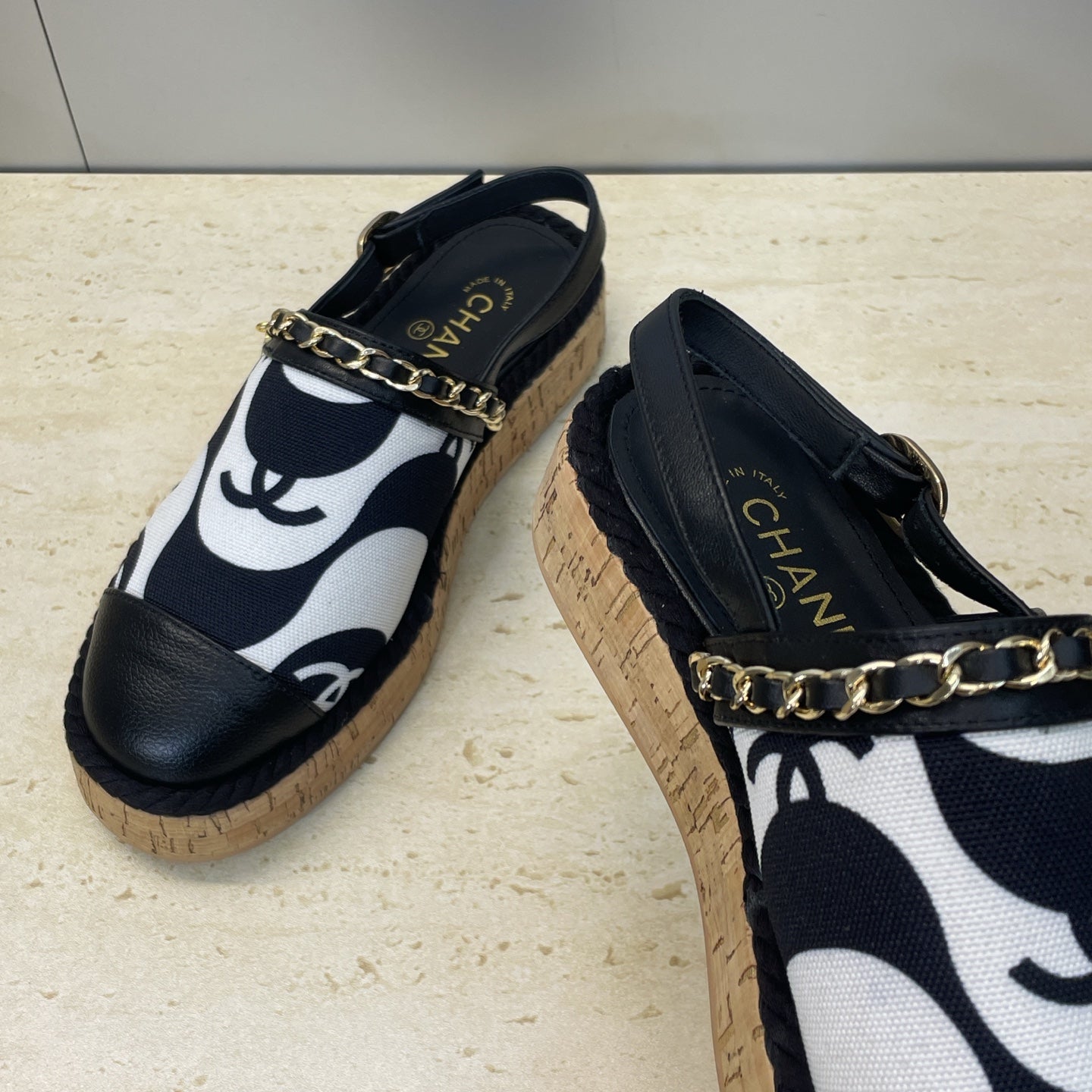 CC 26 Slingback Espadrilles Black Sheepskin Canvas 607462