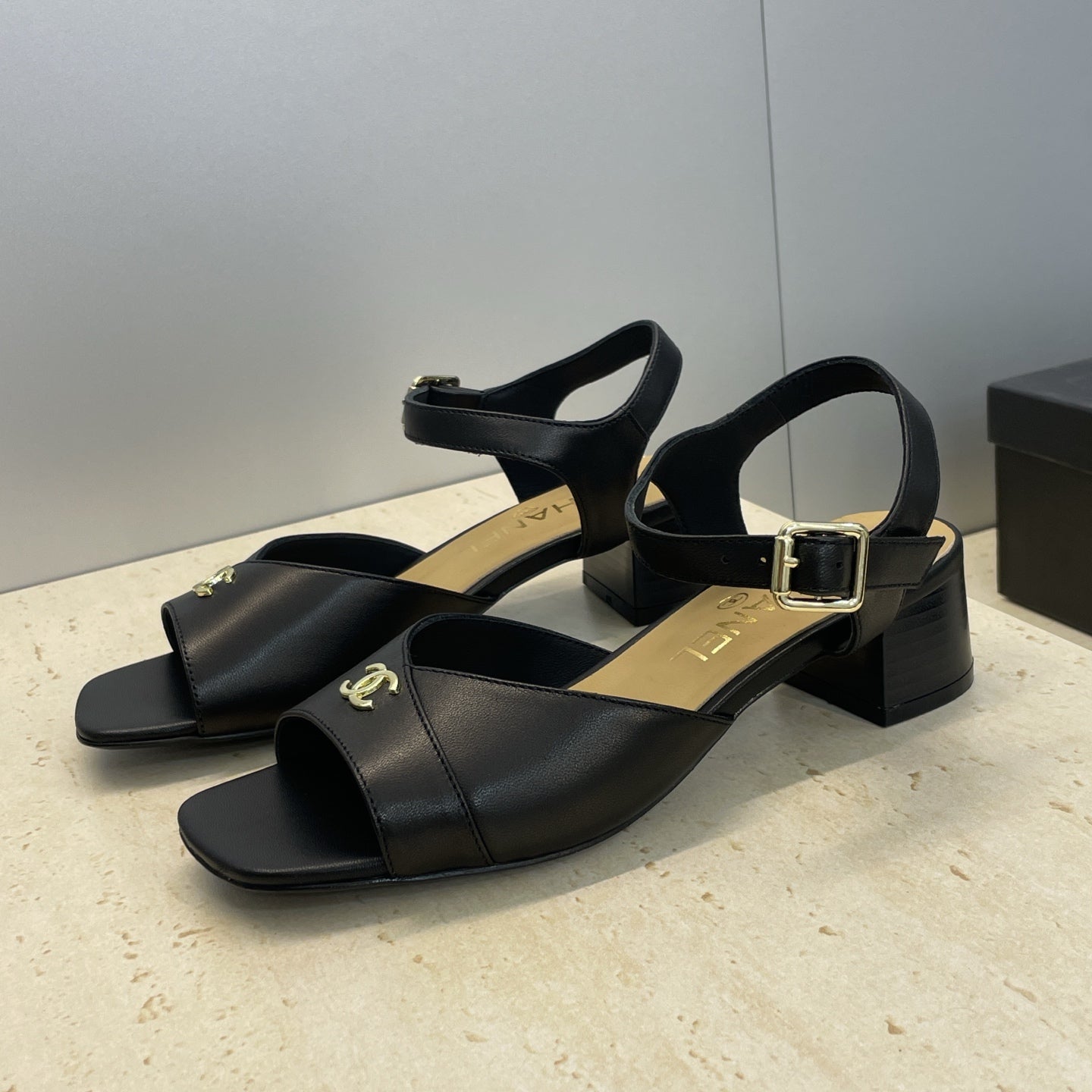 CC 26 Heeled Sandal 45mm Black Beige Sheepskin 607476