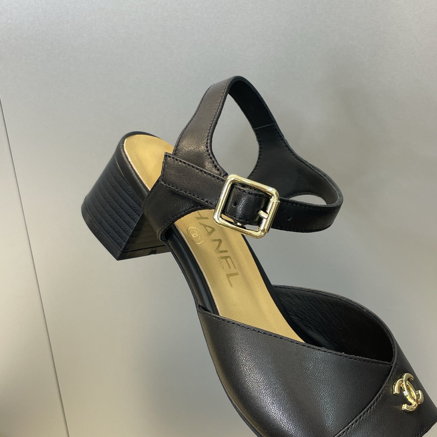 CC 26 Heeled Sandal 45mm Black Beige Sheepskin 607476