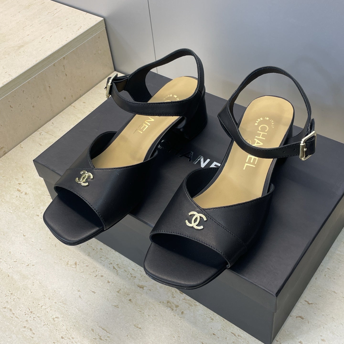 CC 26 Heeled Sandal 45mm Black Beige Sheepskin 607476