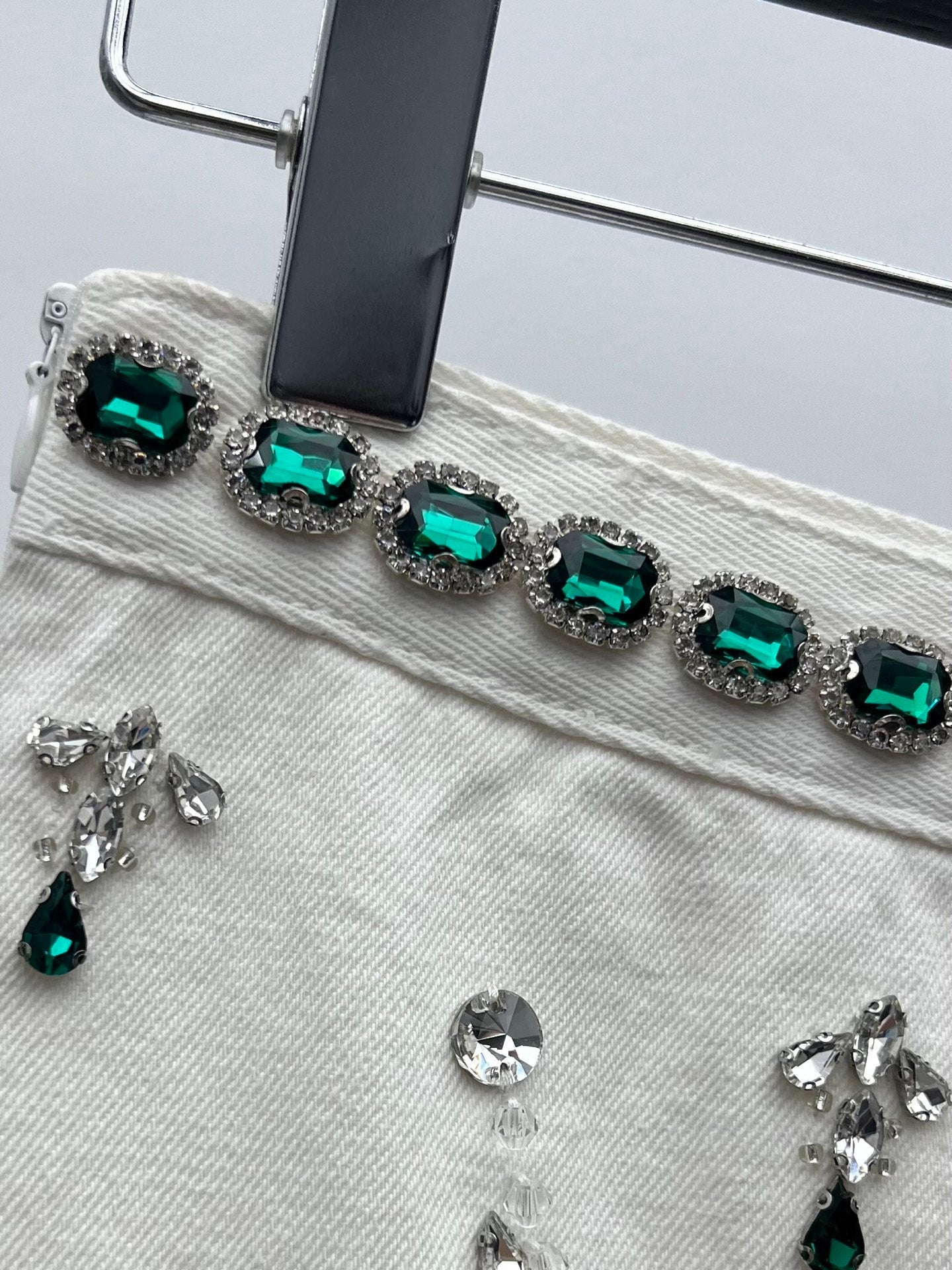 Miumiu 2026 Emerald-studded Midi Skirt White Green Cotton
