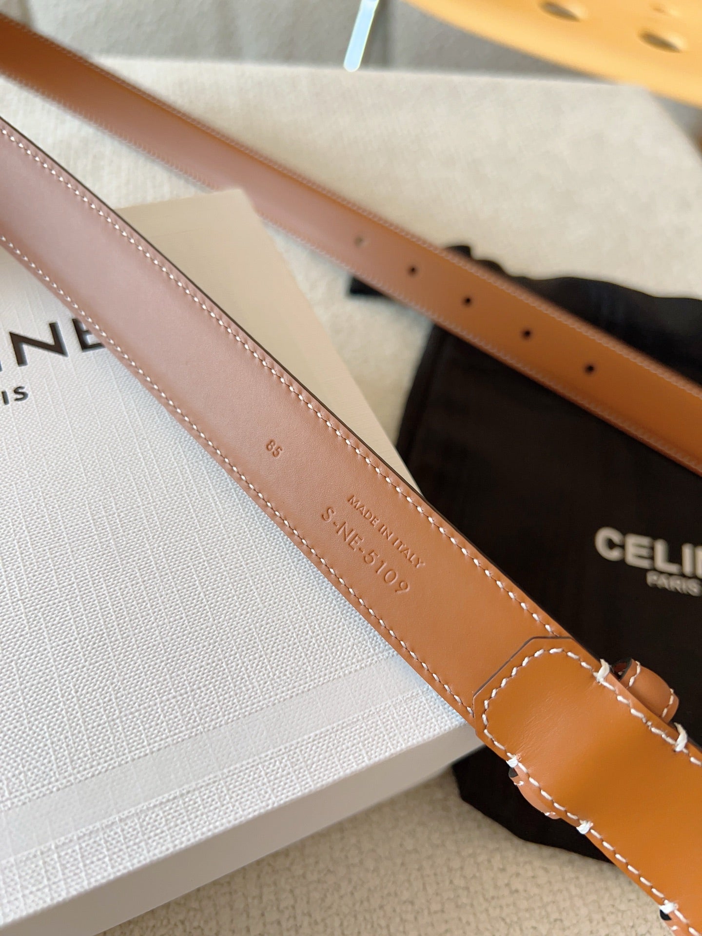 CL Gold 25mm Triomphe Enamel Brown Cowhide 607412