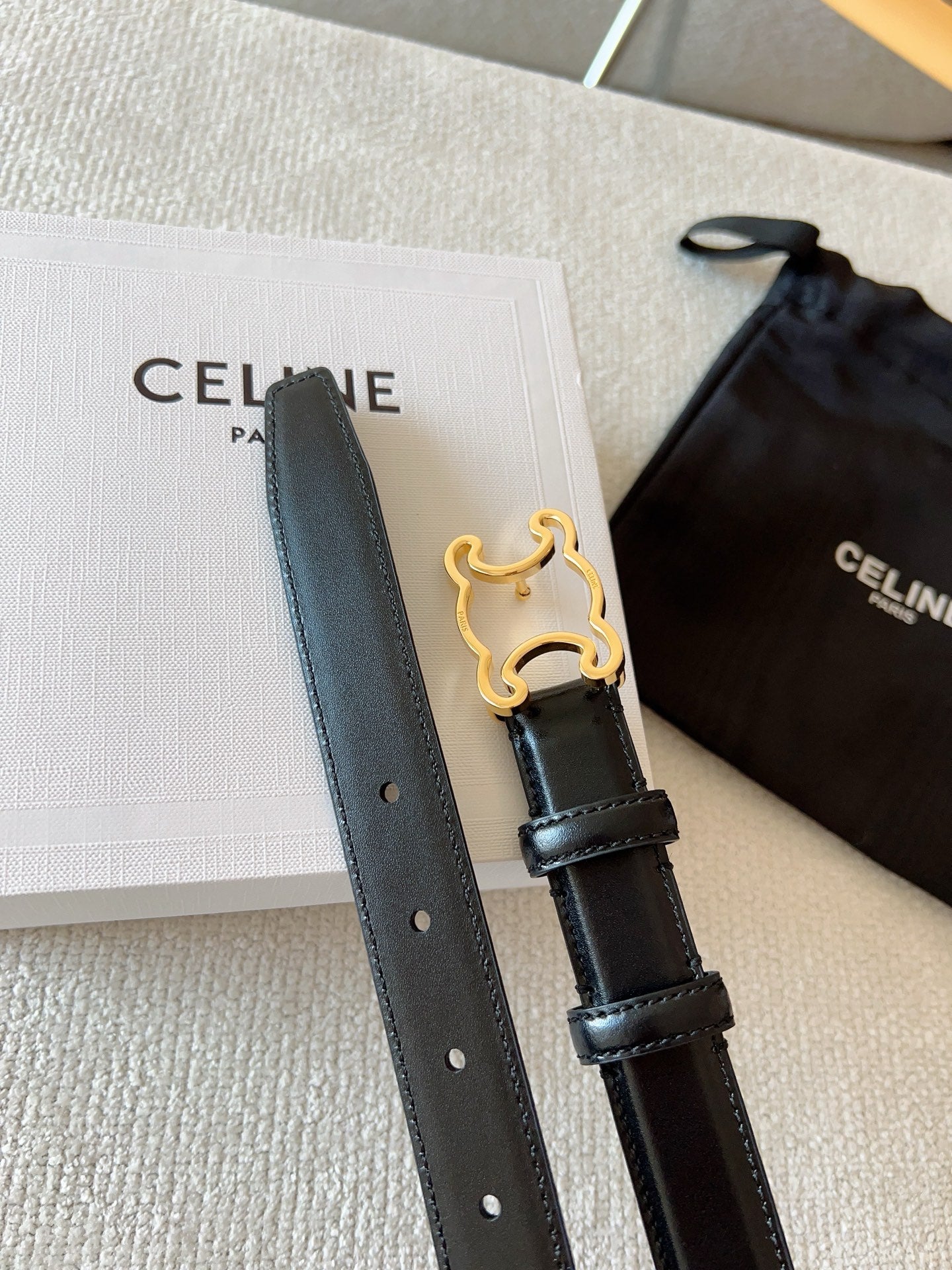 CL Gold 25mm Triomphe Enamel Black Cowhide 607413