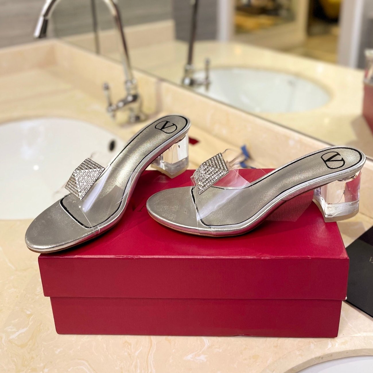 HIGH MULE 60MM IN SILVER SHEEPSKIN AND TRANSPARENT PVC