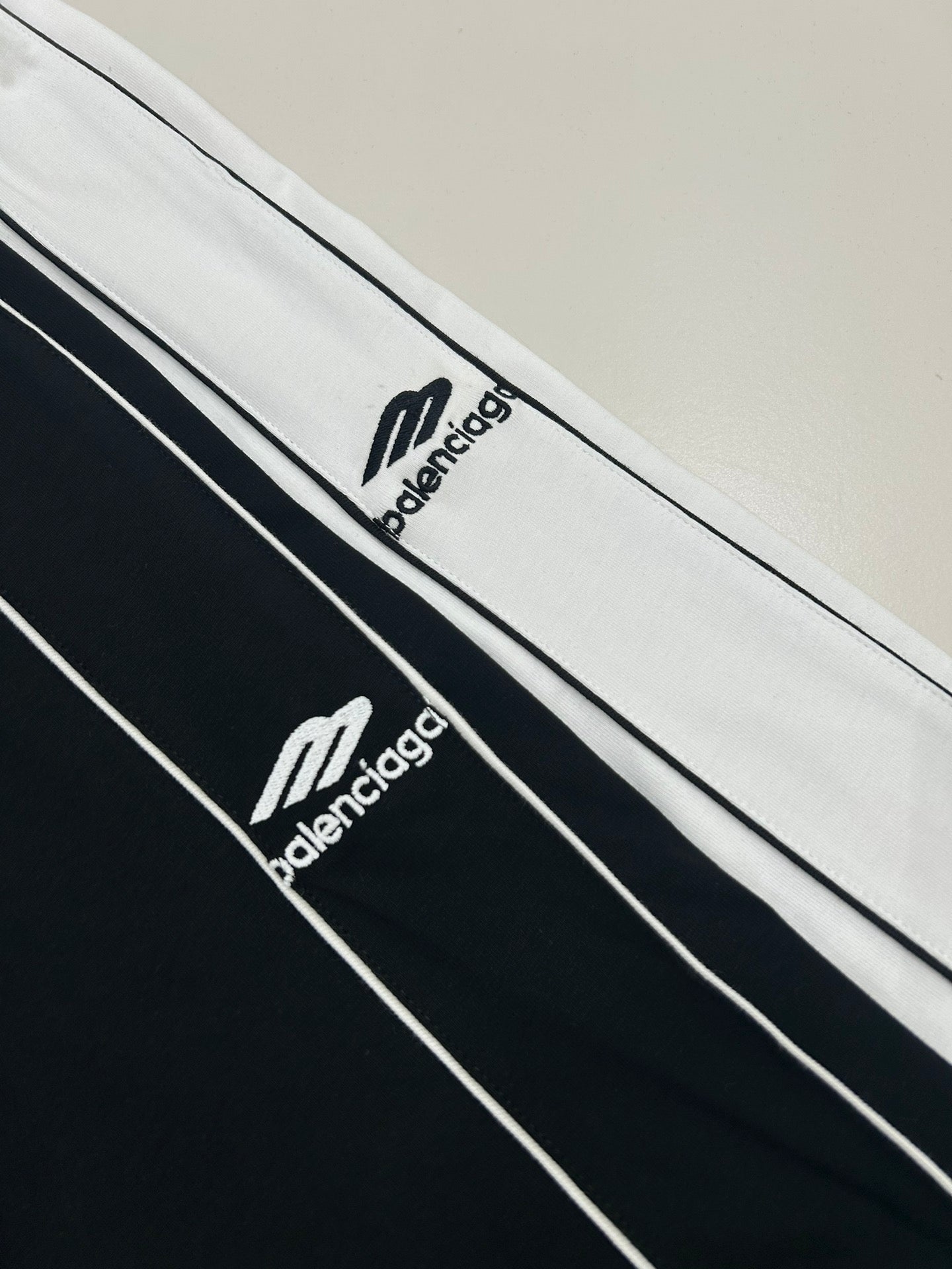 Balenciaga - Manchester United embroidered long sleeve t-shirt 0036