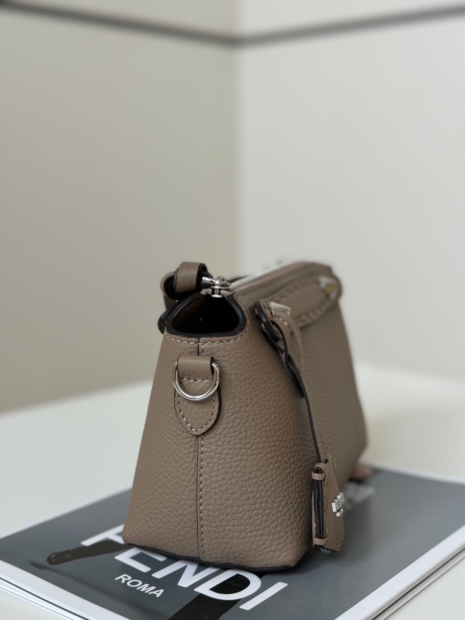 BY THE WAY SELLERIA MINI 20 IN MEDIUM BROWN GRAINED CALFSKIN