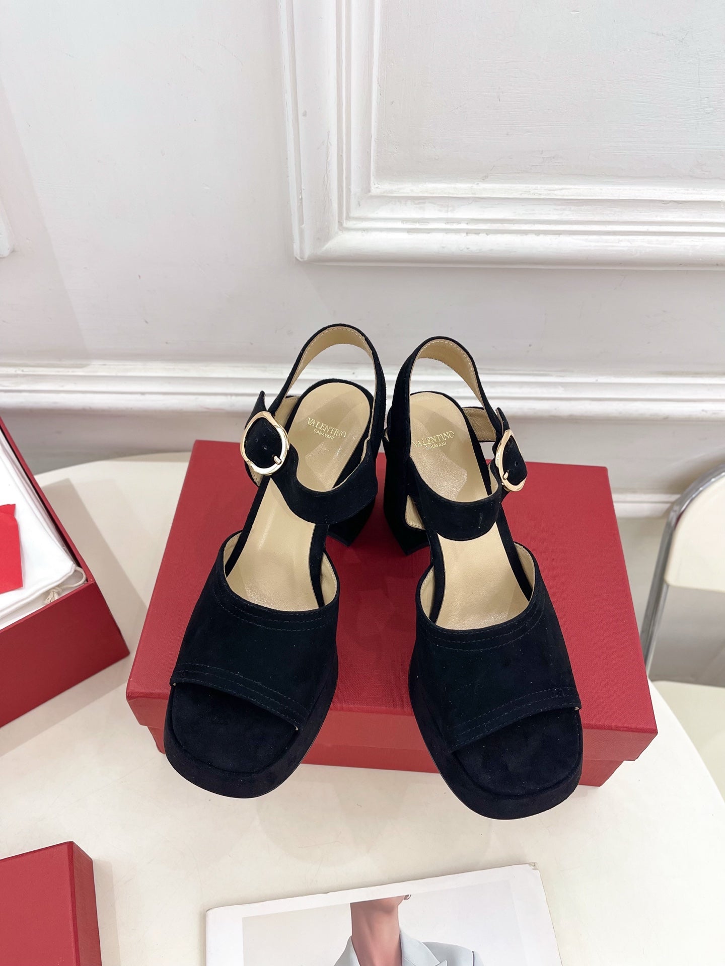 VT Garavani 25 Platform Black Suede 330964