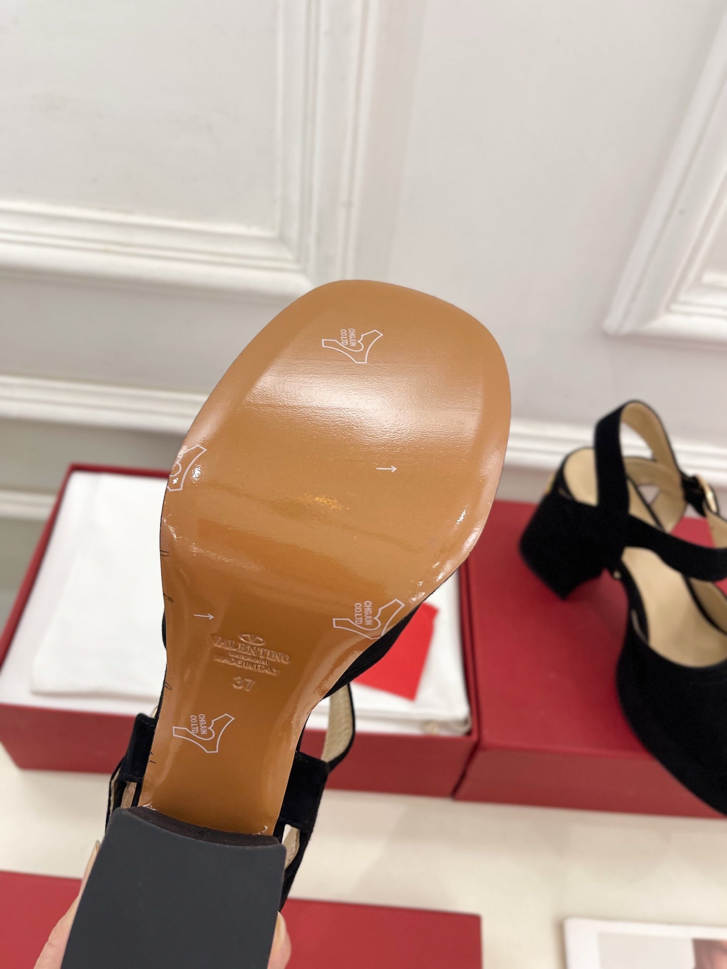 VT Garavani 25 Platform Black Suede 330964