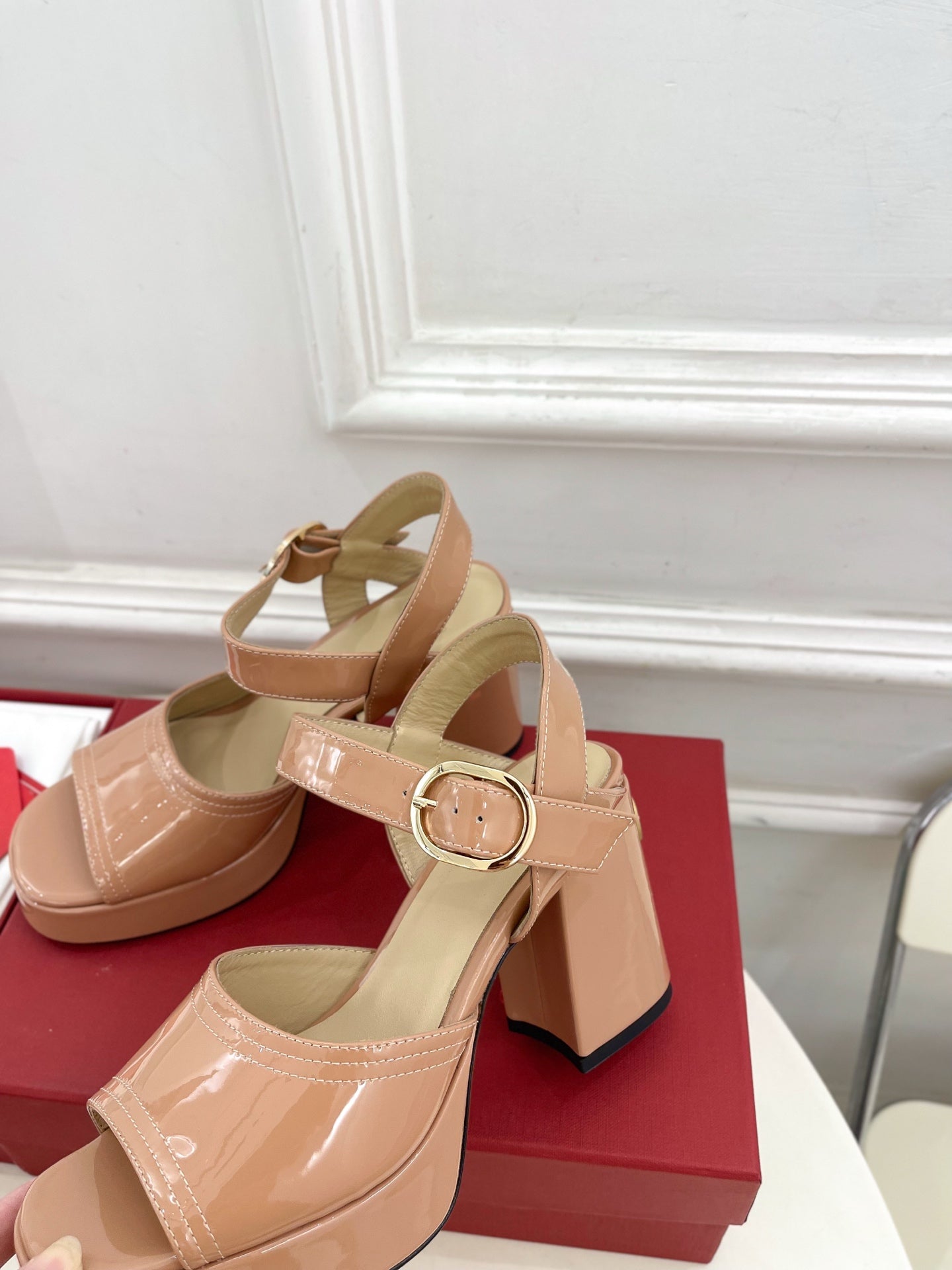 VT Garavani 25 Platform Pink Nude Cow Patent Leather 330969