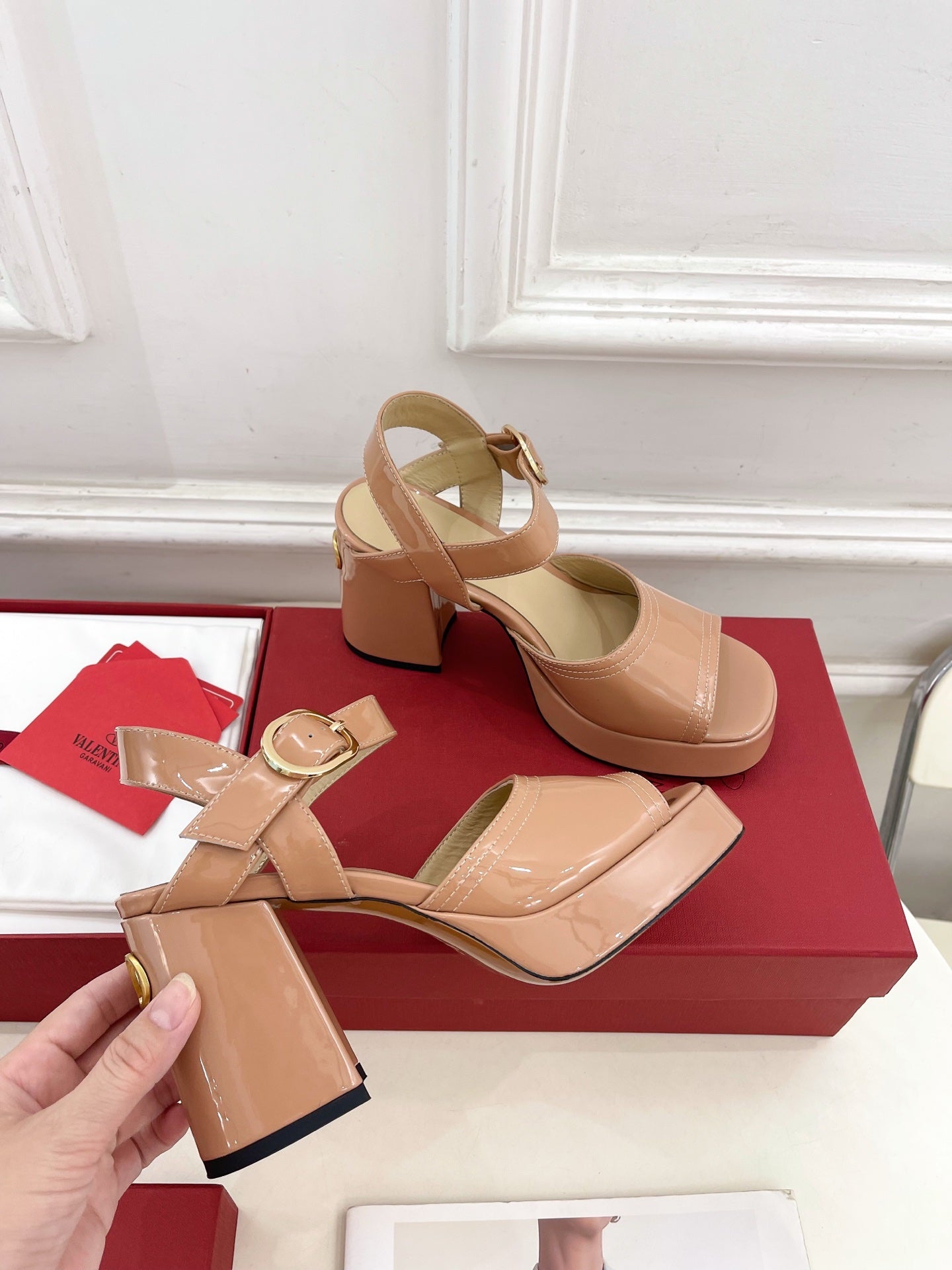 VT Garavani 25 Platform Pink Nude Cow Patent Leather 330969