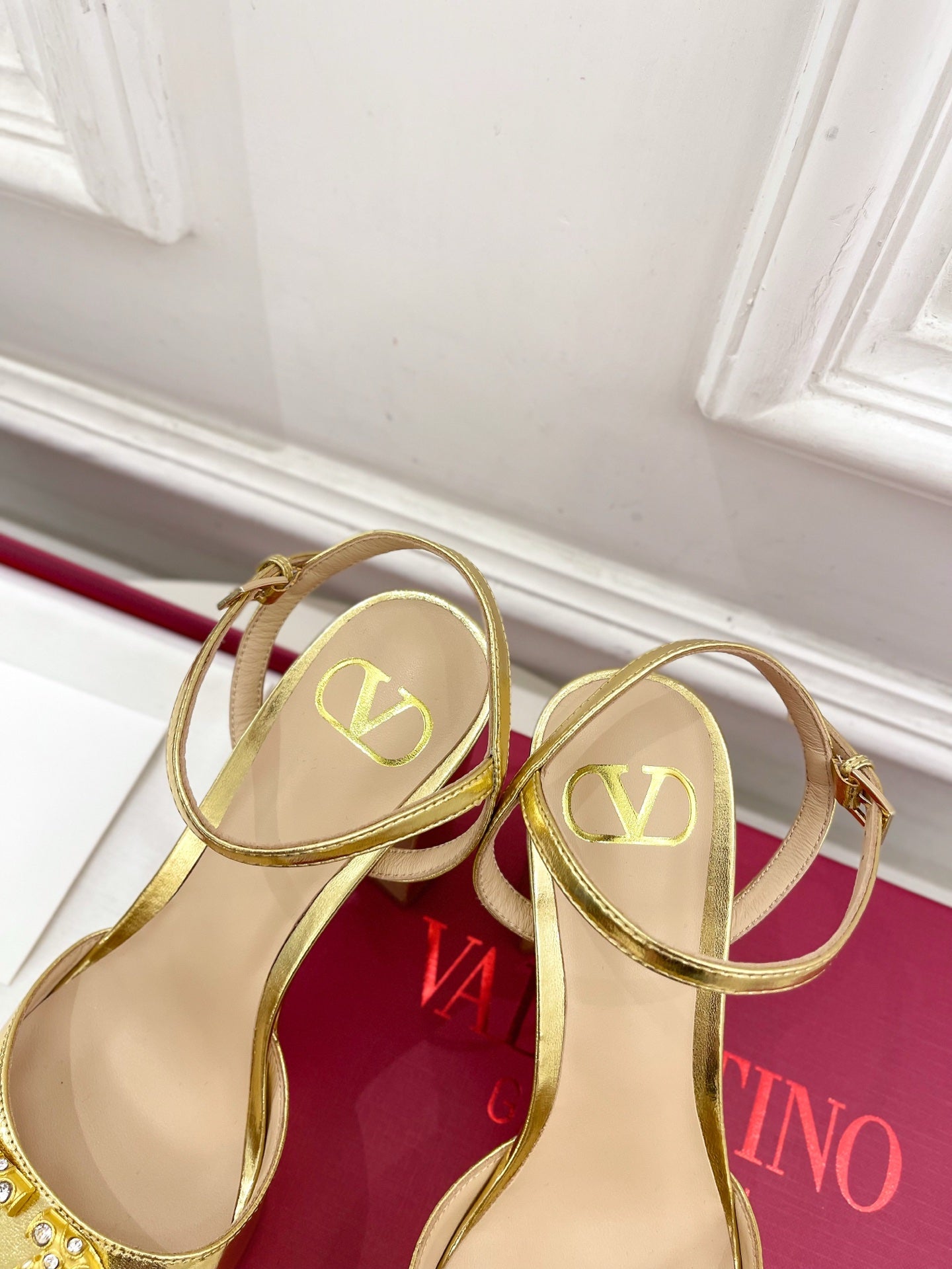 VT Garavani 25 Platform Sandals Gold Calfskin 330974