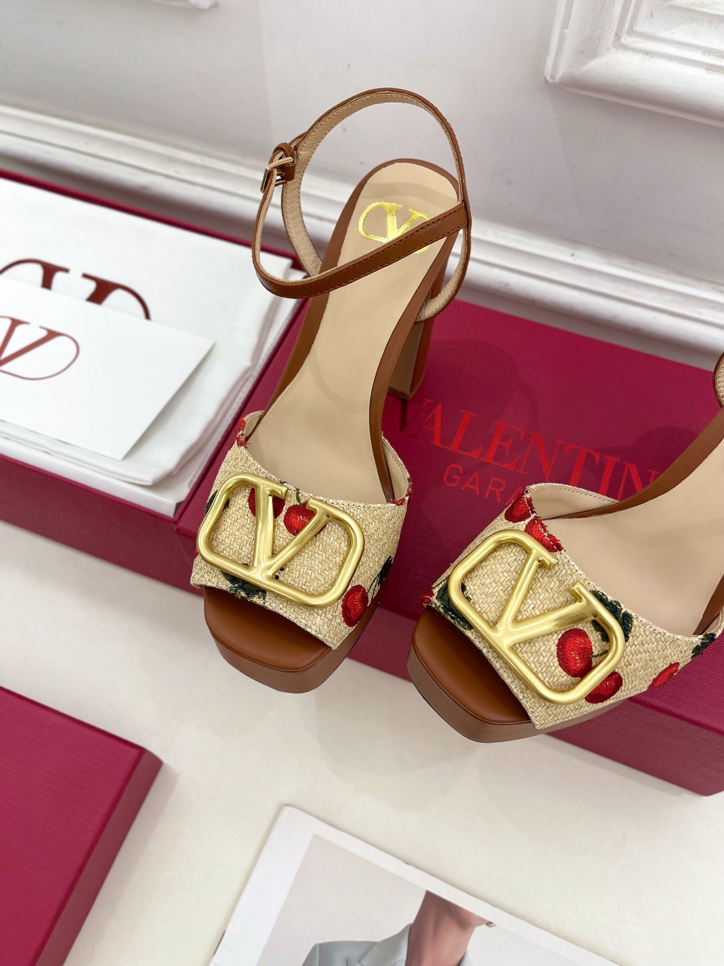 VT 25 Vlogo Platform Sandals Cherry Ankle Calfskin 330980