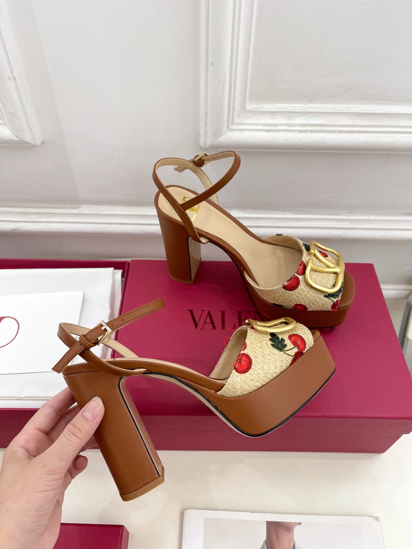 VT 25 Vlogo Platform Sandals Cherry Ankle Calfskin 330980