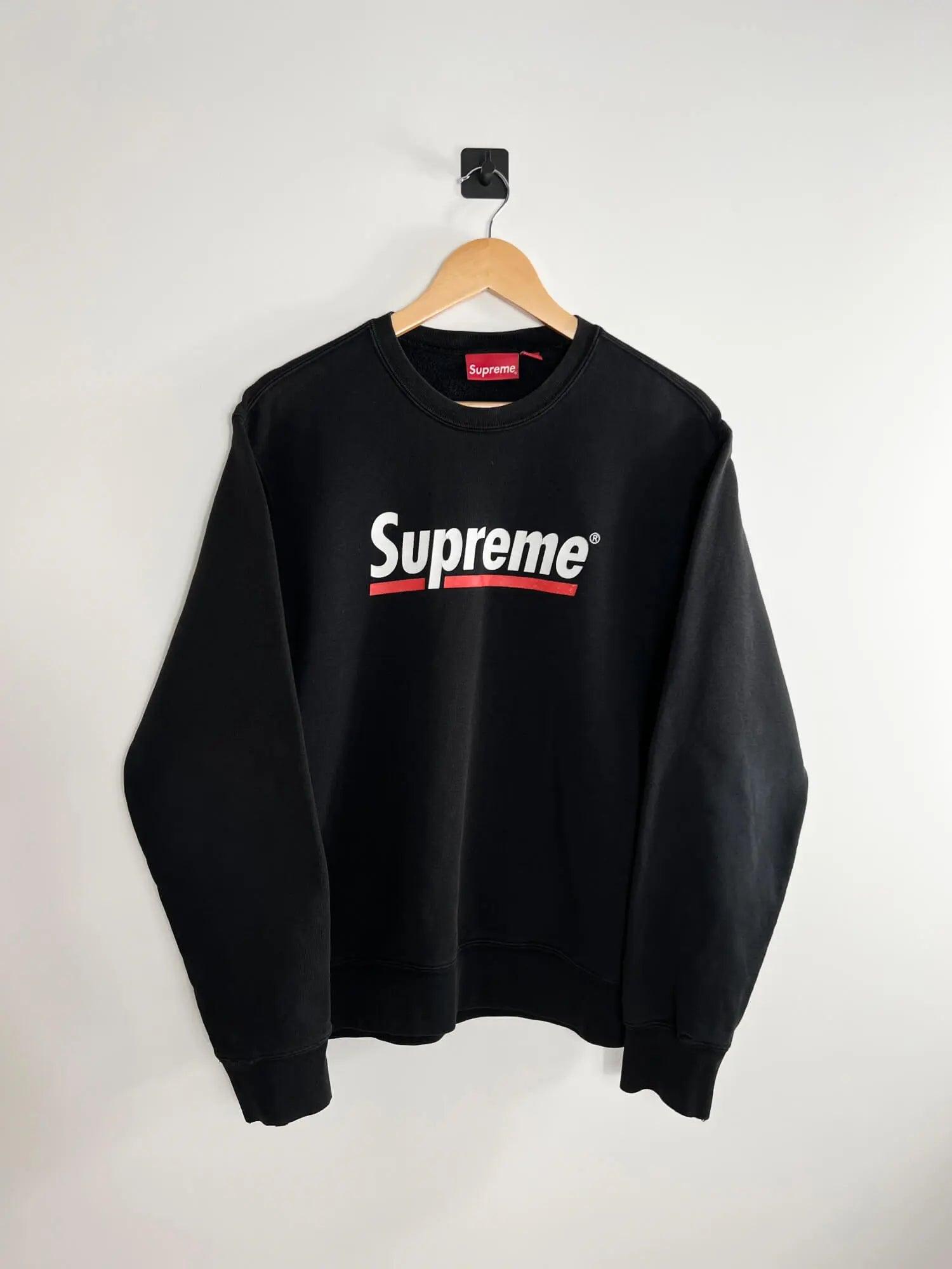 Supreme Underline Crewneck Noir SS20 – GOODSapes