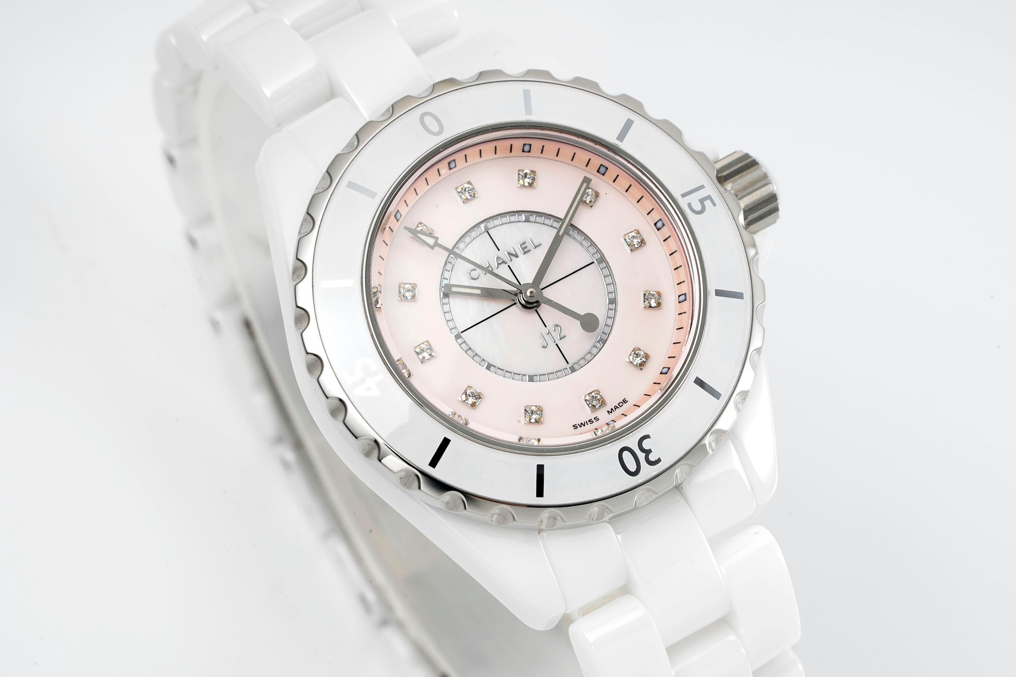 J12 33MM WHITE CERAMIC DIAMOND NUMERALS PINK MOP DIAL
