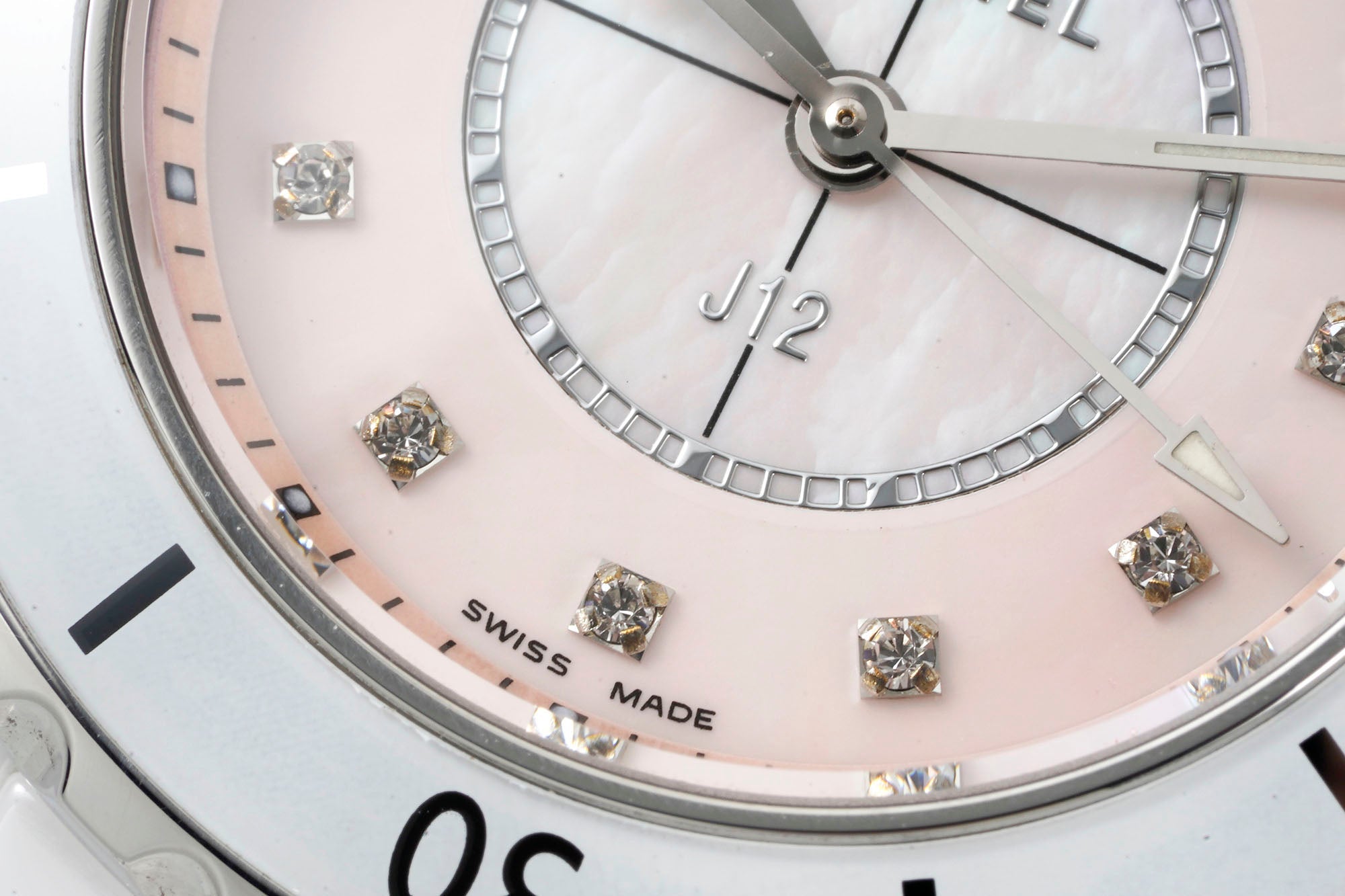 J12 33MM WHITE CERAMIC DIAMOND NUMERALS PINK MOP DIAL