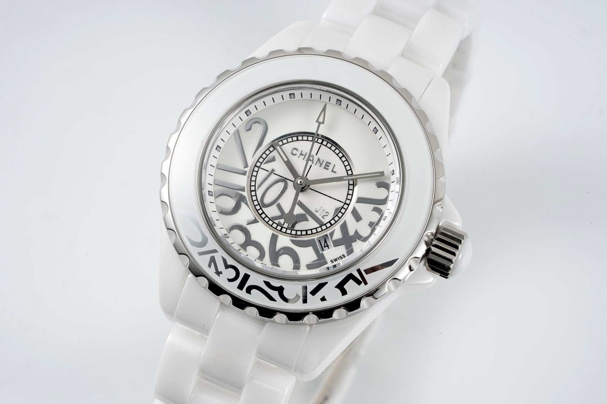 J12 38MM WHITE CERAMIC STAINLESS STEEL GRAFFITI LIMITED