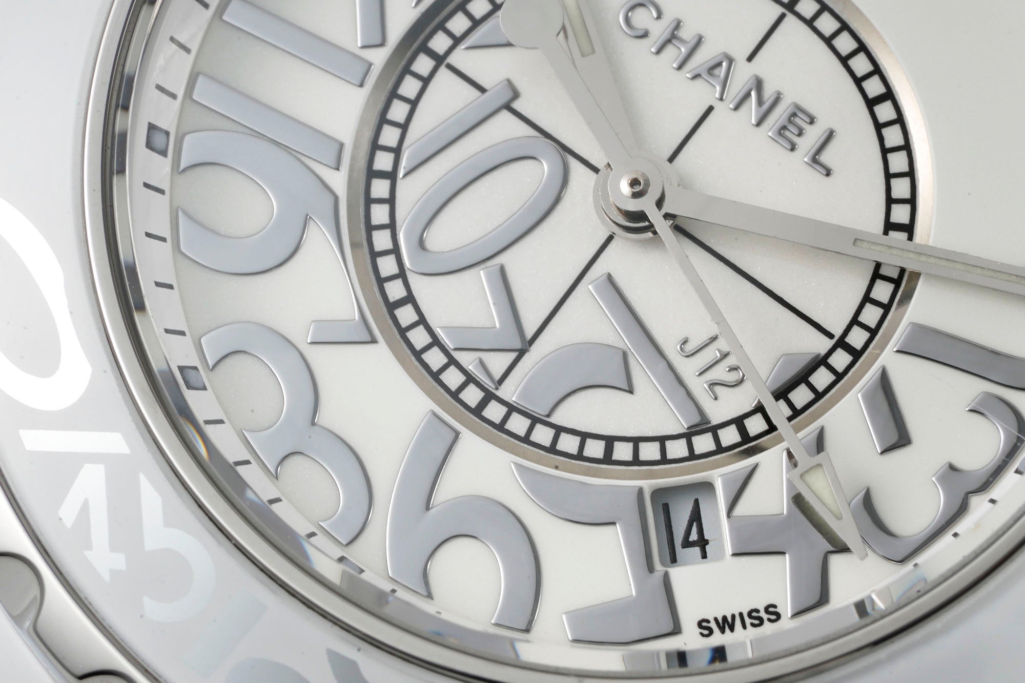 J12 38MM WHITE CERAMIC STAINLESS STEEL GRAFFITI LIMITED