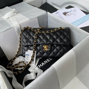 Medium Classic Flap Bag 23cm Lambskin Gold Hardware