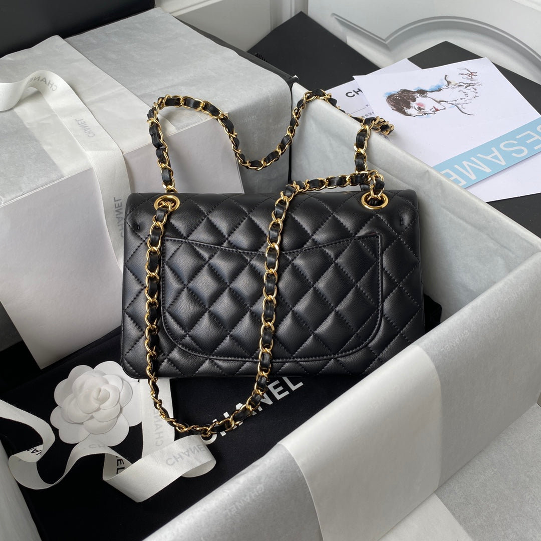 Medium Classic Flap Bag 23cm Black Lambskin Gold Hardware