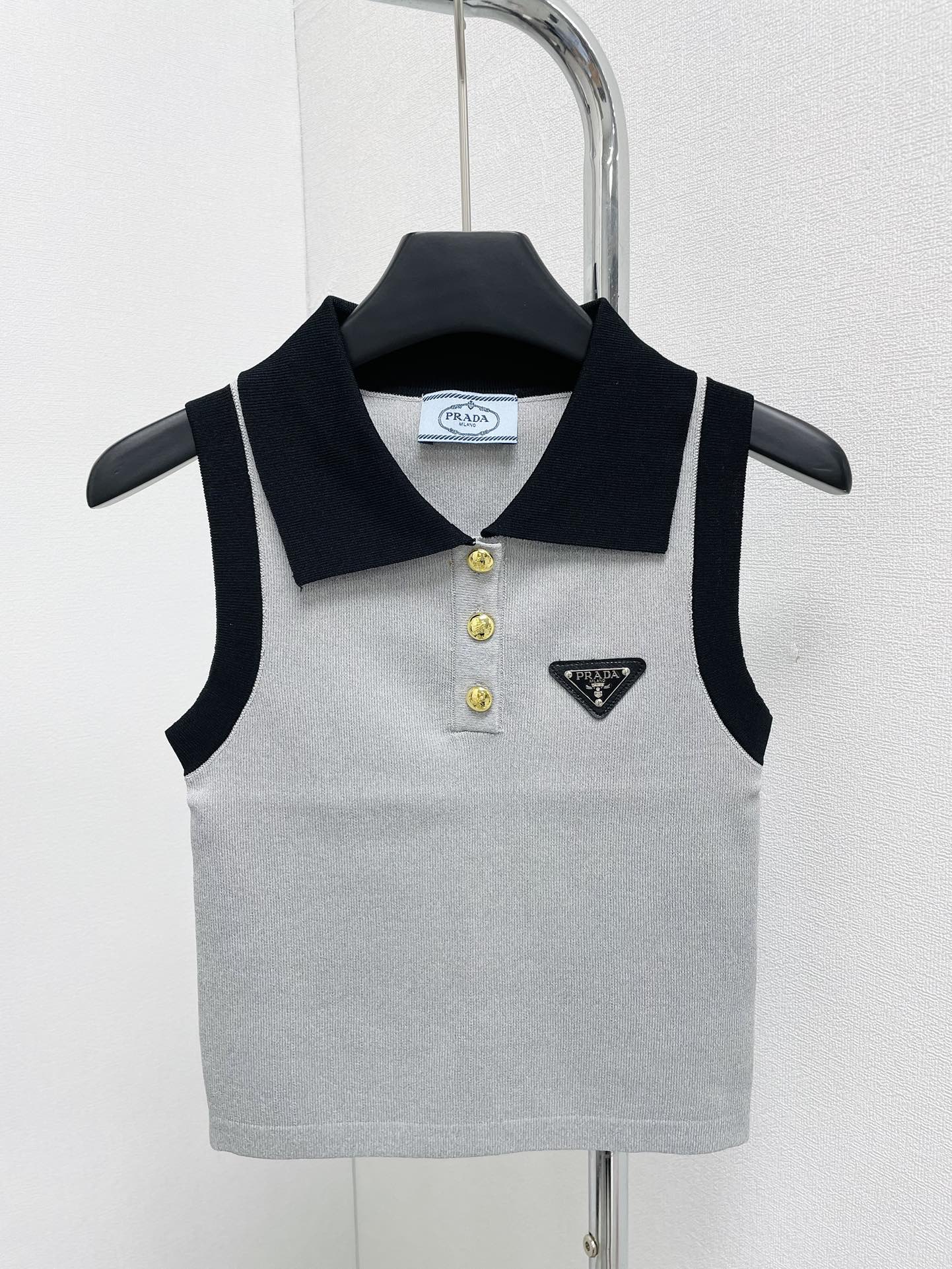 Pra Contrast Colour Lapel Vest