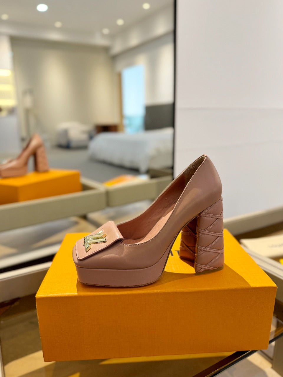 LV Shake Pump 120mm Nude Pink Cowhide