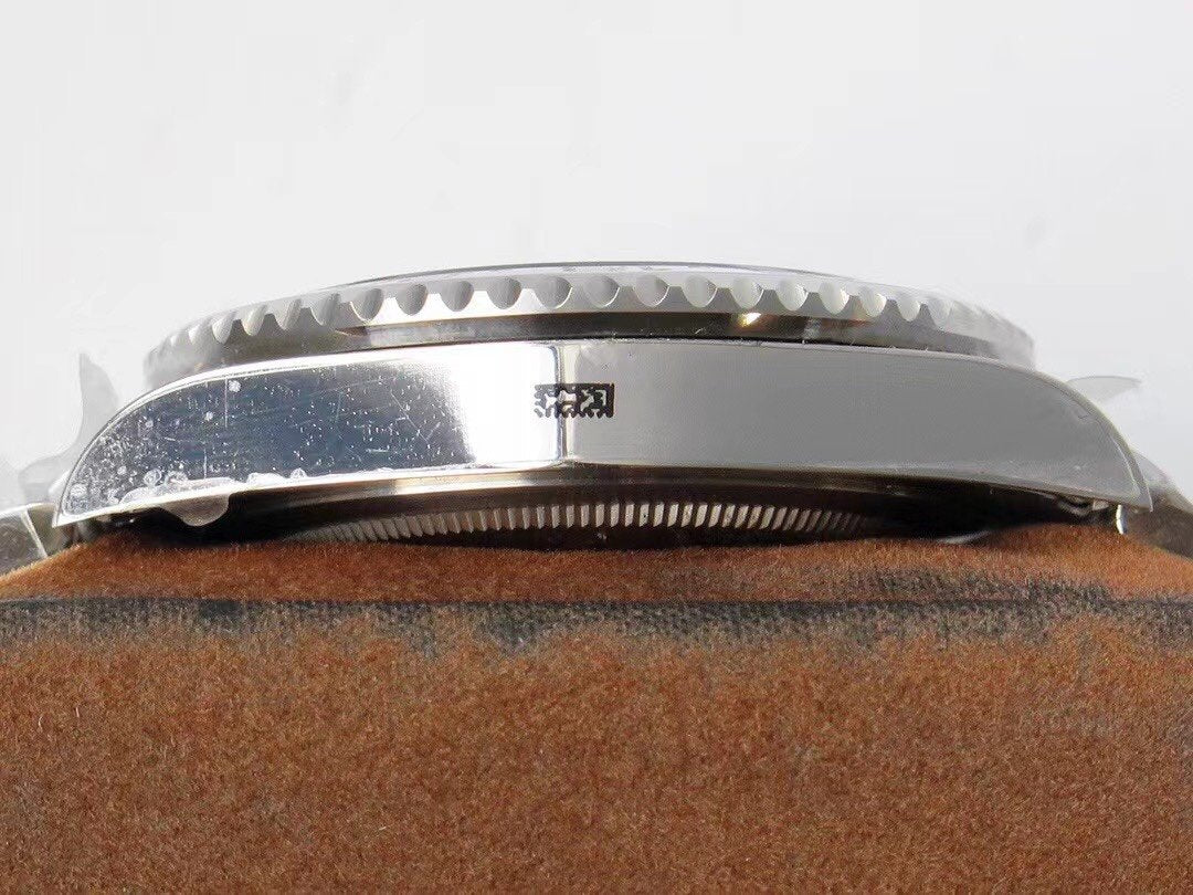 GMT-MASTER II PEPSI MATEORITE DIAL